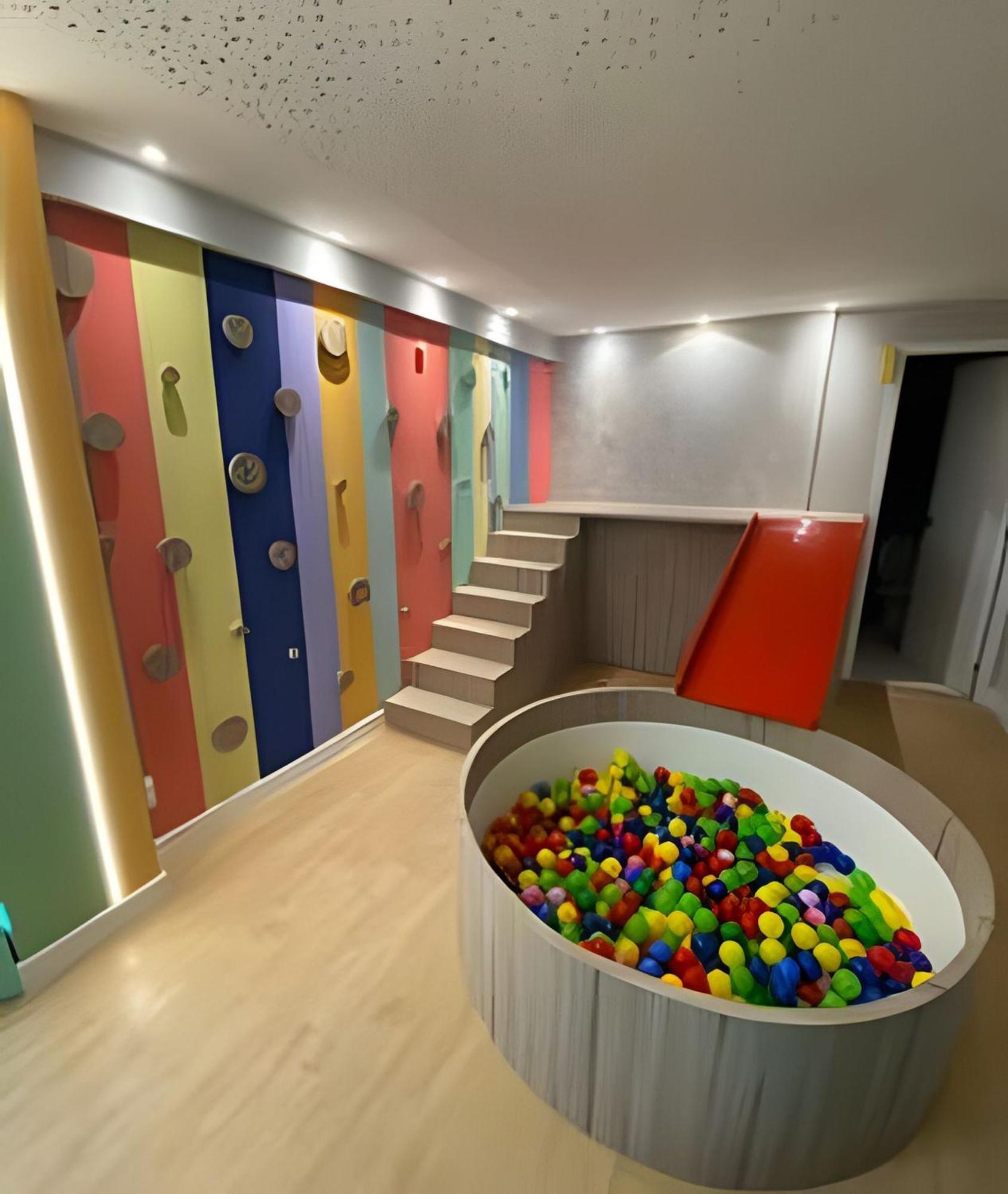 Sunny Hall Flat *